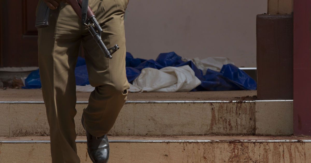 ДНК исследования останков жертв взрывов на Шри-Ланке значительно уменьшили количество погибших