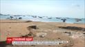 В Таиланде мощный шторм затопил дороги и повымывал ямы на пляже