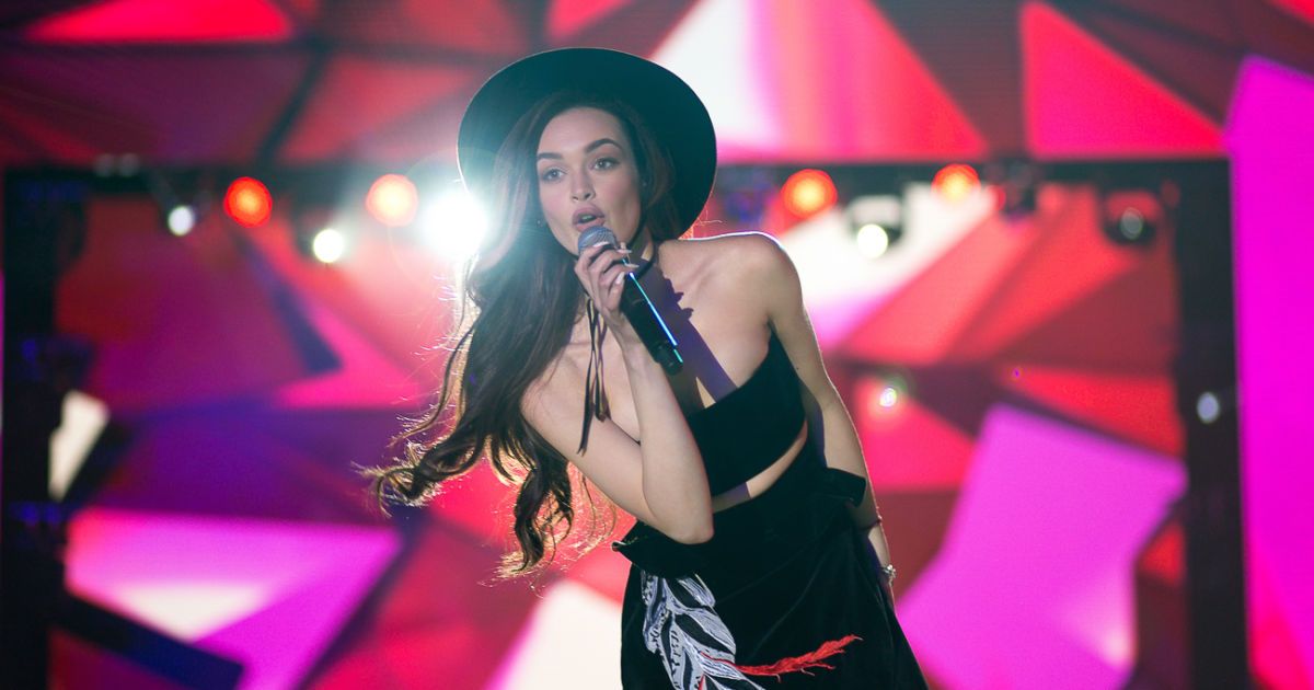 Яремчук исполнила новую песню в весеннем концерте