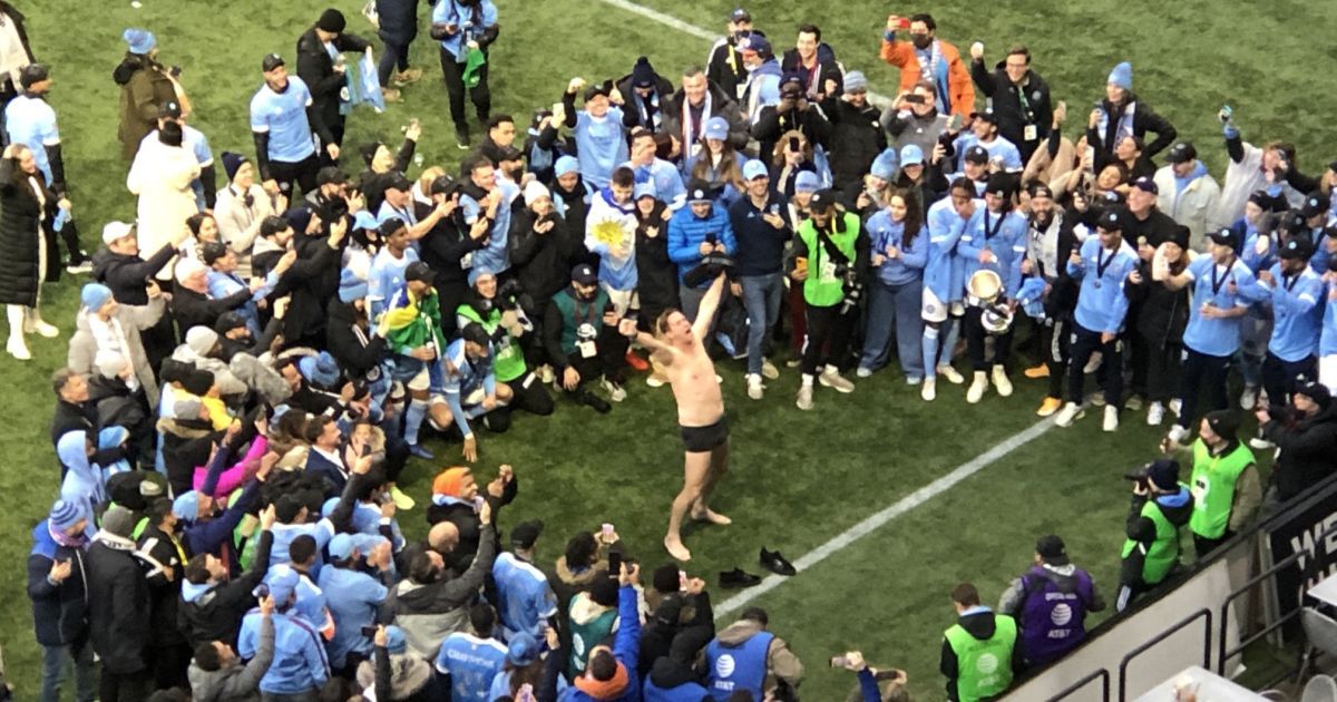 twitter.com/JeffreyCarlisle