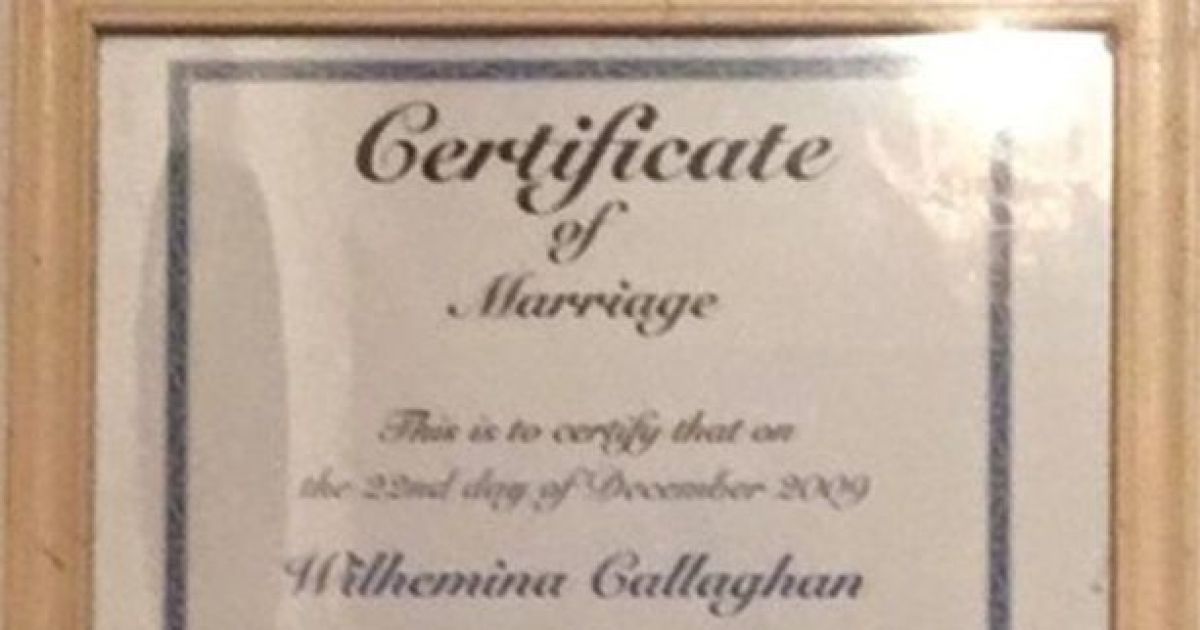 Свідоцтво про шлюб жінки та її собаки / © Metro