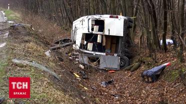 Трагічна аварія на Прикарпатті! Рейсовий автобус зіткнувся із авто – є загиблі!