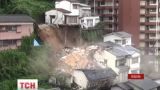 Будівля упала на сусідів із кількаметрової висоти у японському місті Нагасакі