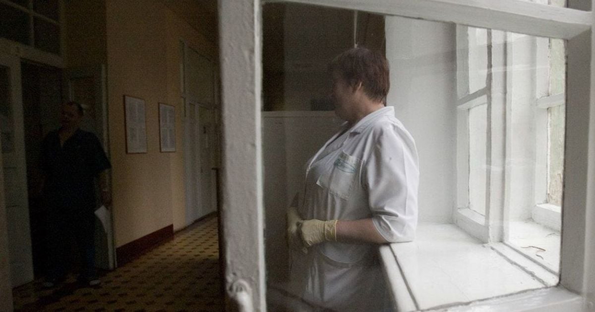 В киевской больнице, где лечат пациентов с коронавирусом, два человека свели счеты с жизнью