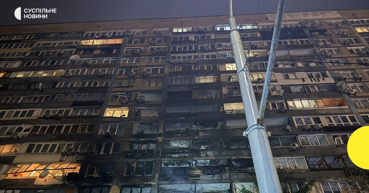 Попадания русского дрона в многоэтажку на Печерске.