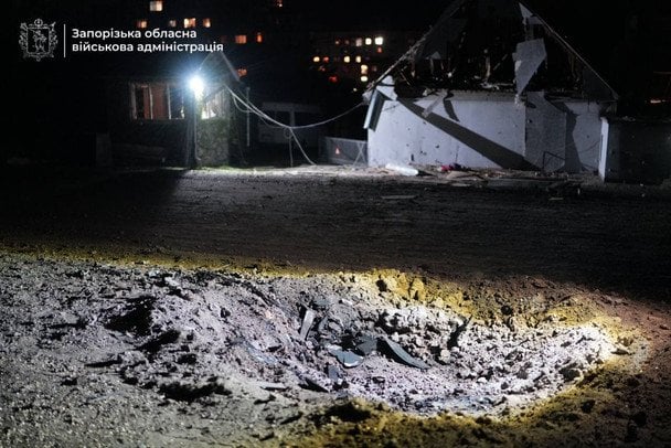 В Запорожье из-под завалов достали мужчину — ОВА (фото)