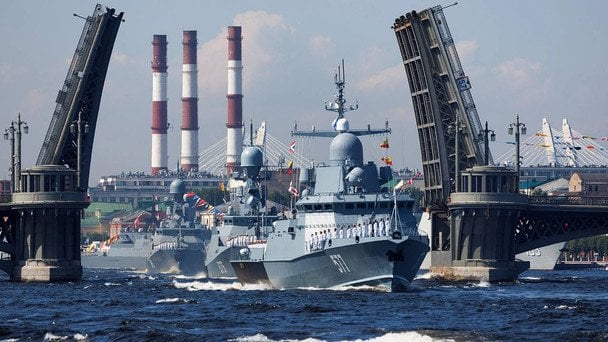 В России отменили праздничный парад кораблей: в чем причина
