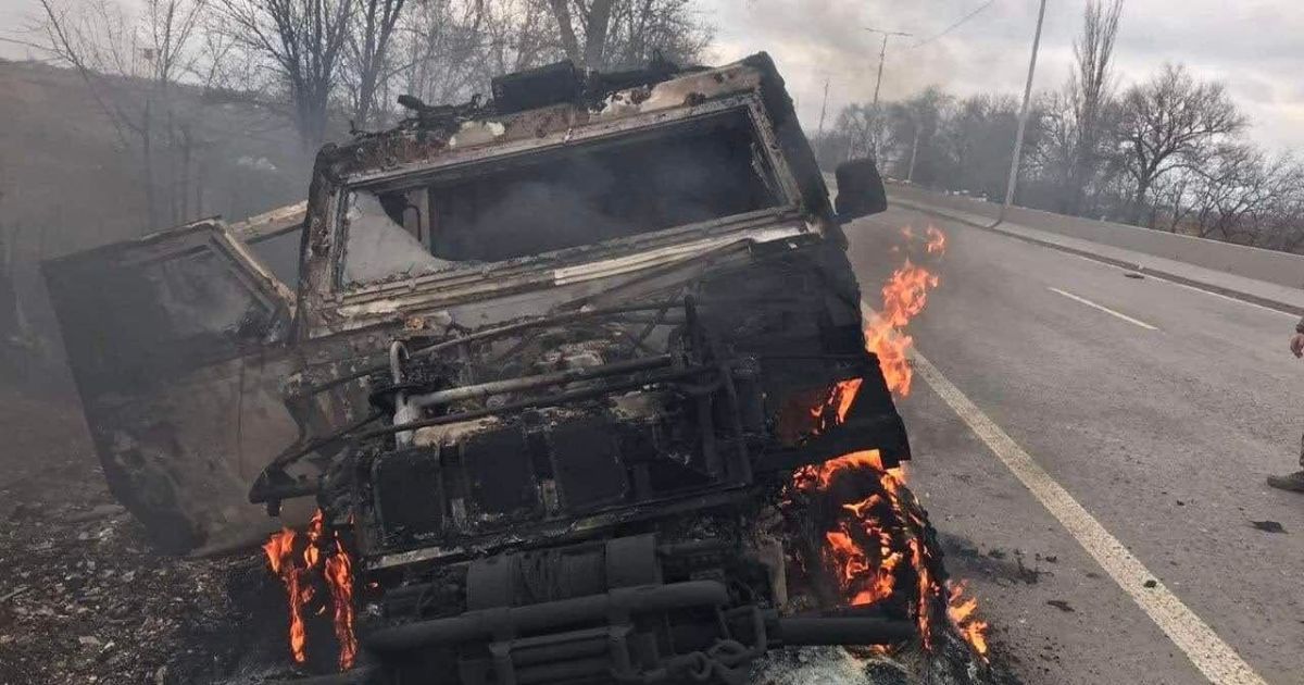 Військові ЗСУ відбили аеропорт Миколаєва і йдуть в ліс шукати "розгублених" окупантів - відео