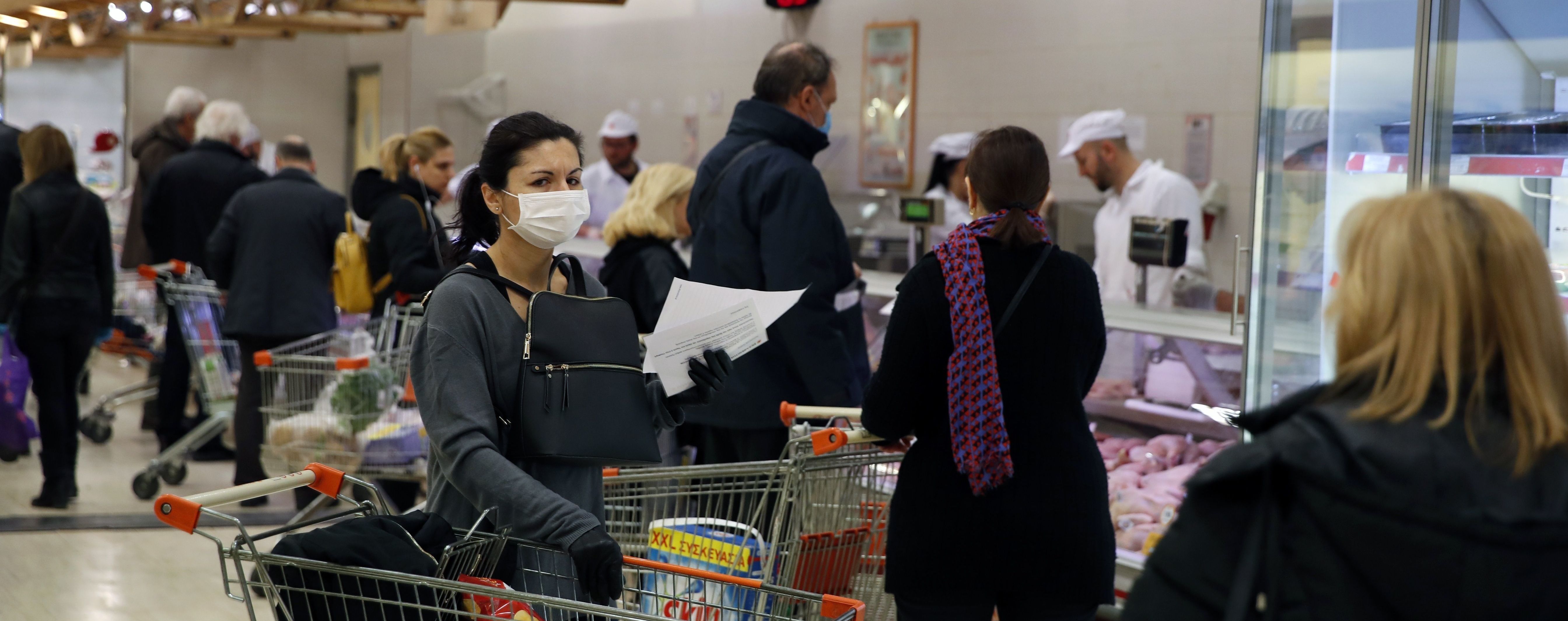 Покупки в условиях коронавируса: можно ли заразиться болезнью через пищу и стоит ли дезинфицировать продукты
