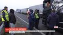 На пункті пропуску "Ягодин" утворилися величезні затори: чому не пускають транспорт