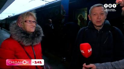 "Мы прятались где можно было: под водой, в подвалах" – из Херсона прибыл поезд после деоккупации