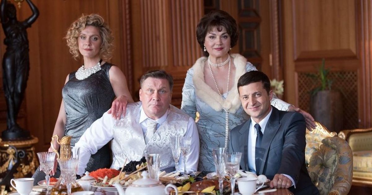 Звезды "Слуги народа. От любви до импичмента" рассказали о неожиданных сценарных поворотах сериала