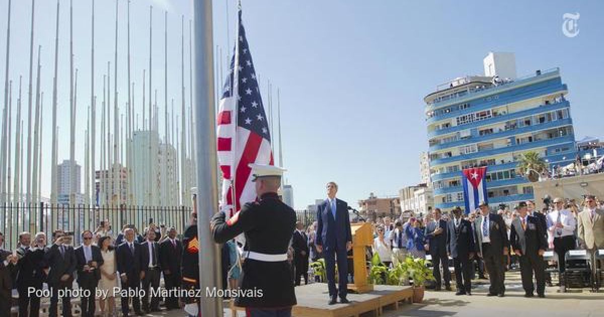 В Гавани подняли флаг США.
