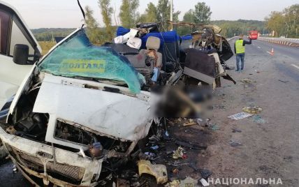 На Полтавщині моторошно зіткнулись автобус та маршрутка, загинули пасажири