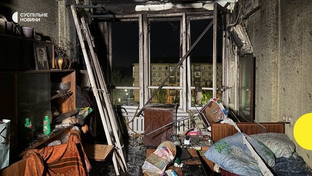 В Печерском районе обломки БпЛА попали в многоэтажный жилой дом. / © Суспільне