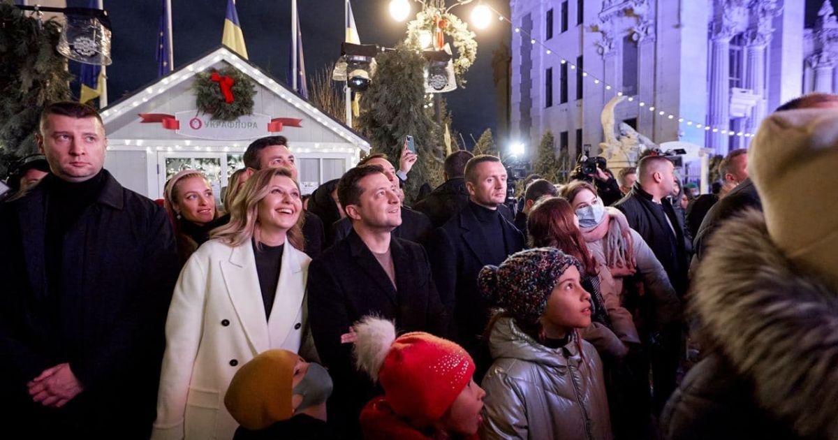 Зеленский с супругой начал новогодне-рождественские празднования в столице