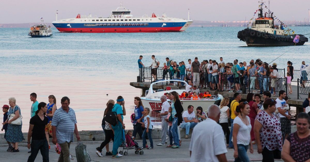 В турцию на машине паромом. Крым Стамбул паром. Паром Сочи Турция. Паром до Турции. Морские паромы в Турцию.