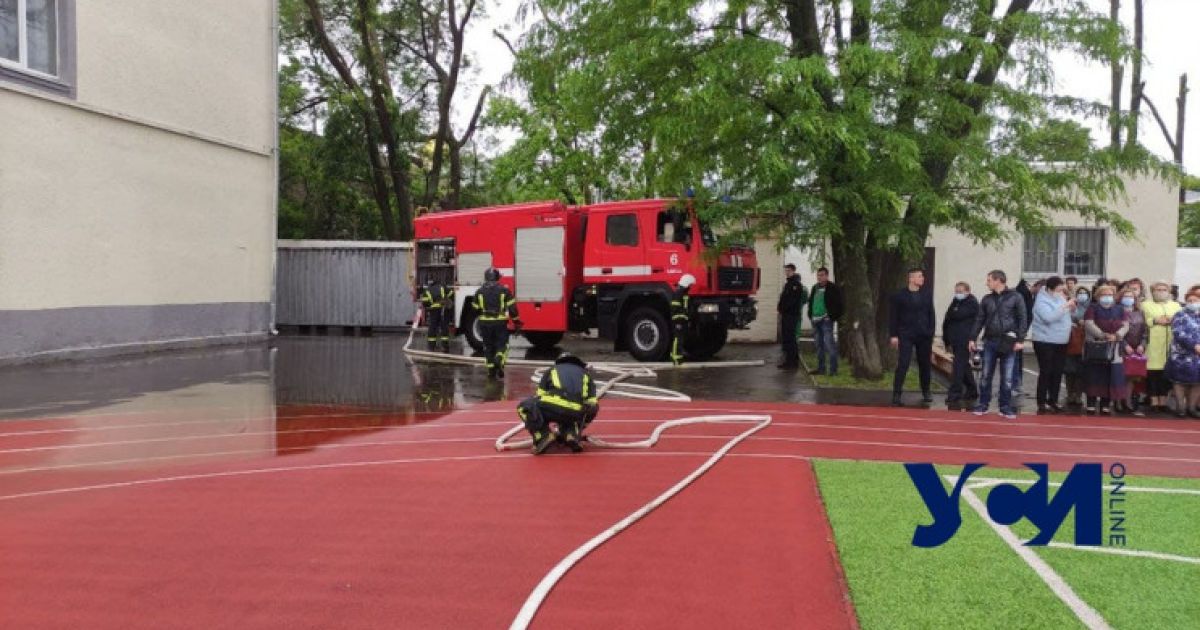 В Одессе в школе устроили "массовую стрельбу": проводятся учения