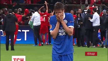 На стадіоні у Варшаві нашому "Дніпру" аплодували стоячи