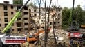 У Києві 10-ту годину розбирають завали... Наживо з-під зруйнованого ракетою під'їзду
