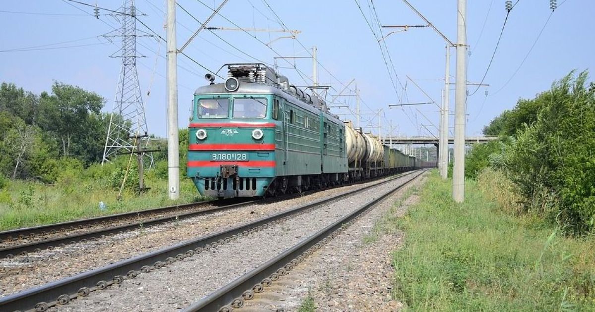 У Львові на даху локомотива загинув хлопець