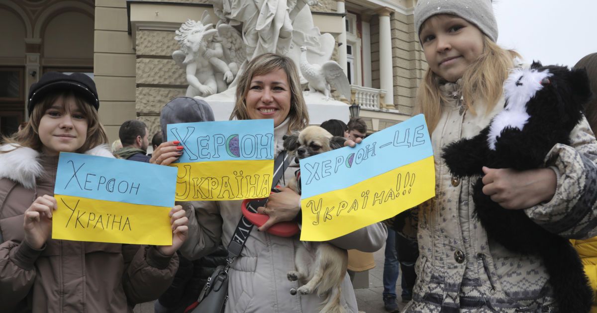 Квитки вже у продажі: "Укрзалізниця" анонсувала запуск перших потягів до Херсона, Криму і Маріуполя