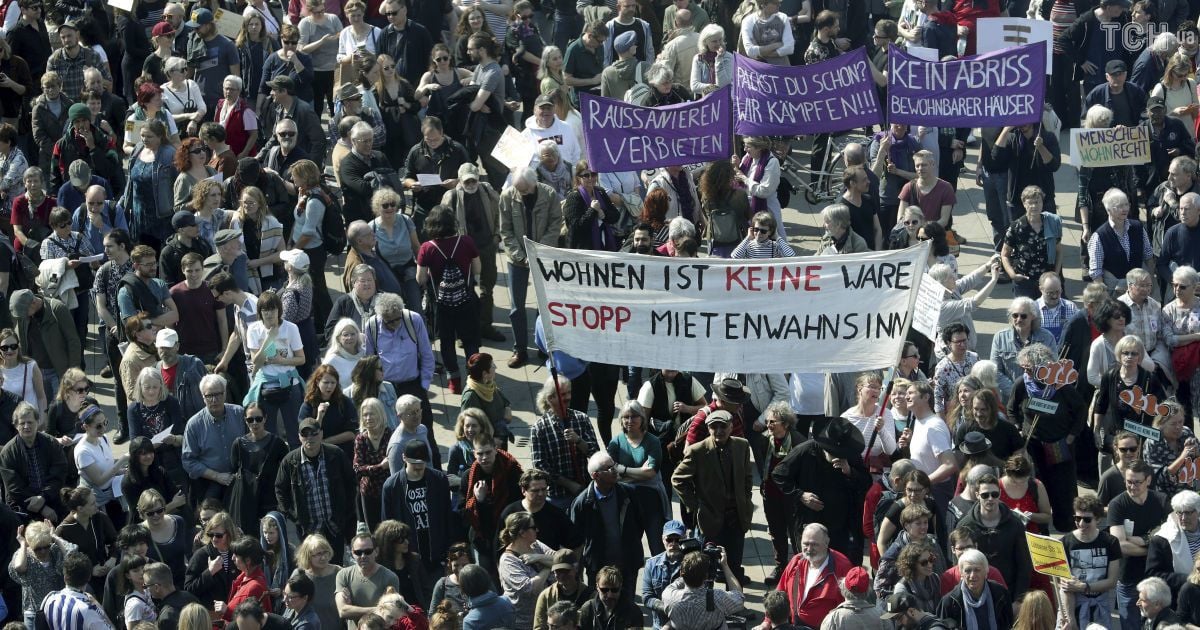 В Германии десятки тысяч людей протестуют против повышения квартплаты