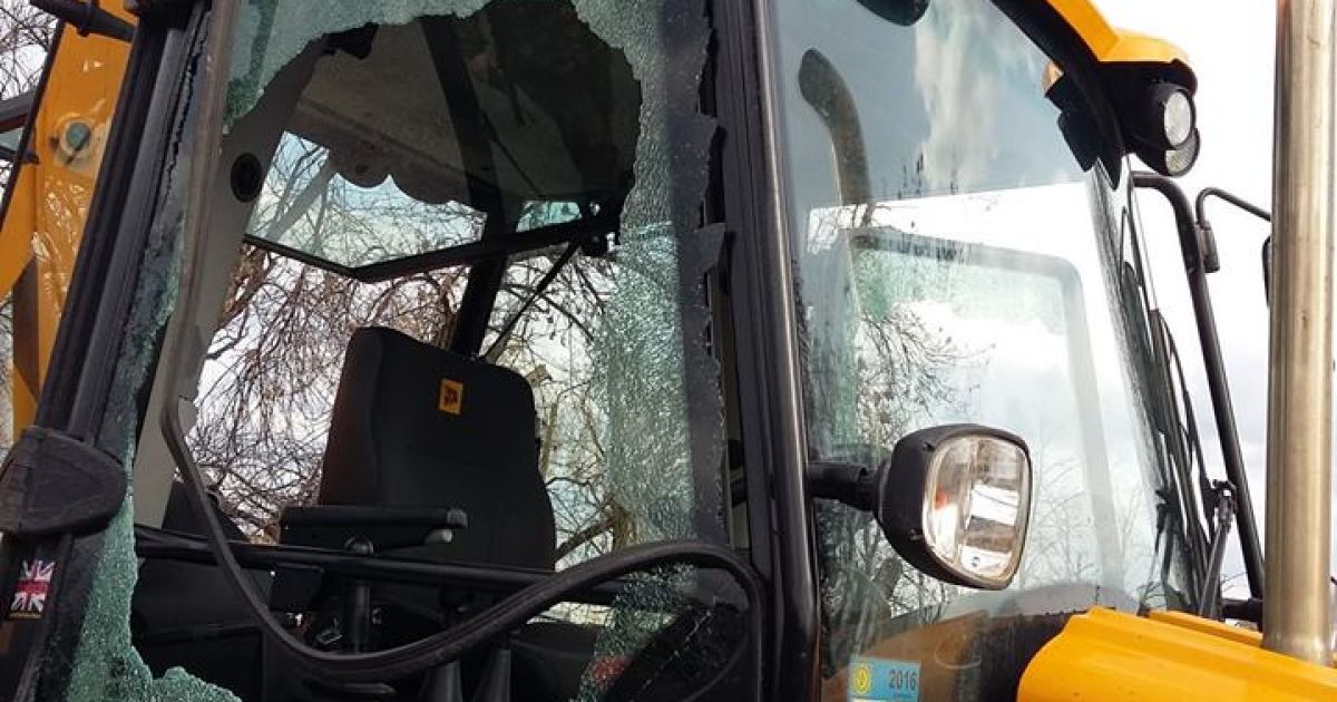 Боевики в очередной раз обстреляли рабочих в Марьинке