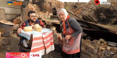 Руслан Сеничкин вместе с Верой Филипповной испекли хлеб в полуразрушенной печи