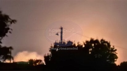 У Керчі всю ніч лунали вибухи через атаку дронів - відео