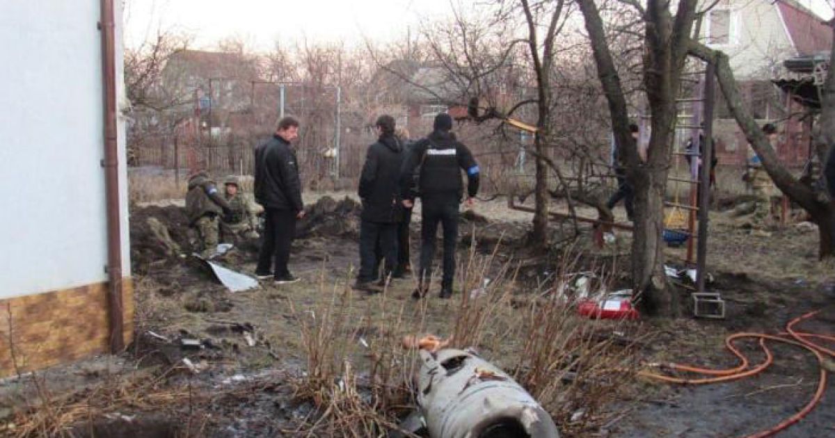 Обстріли Дарницького району Києва: внаслідок руйнування стін одного із будинків загинула місцева мешканка