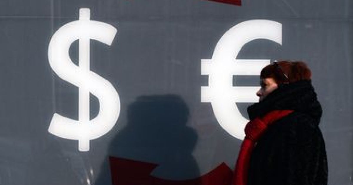 В Украине ежедневно дорожает валюта