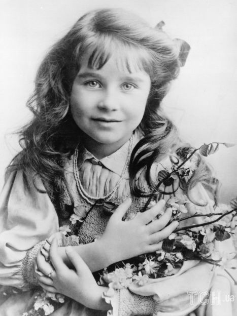 Єлизавета Боуз-Лайон в дитинстві / © Getty Images