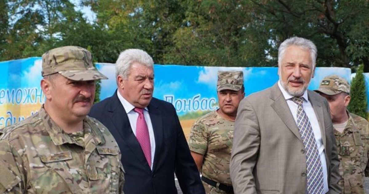 Глава Донецкой ОГА Павел Жебривский проинспектировал КППВ перед открытием / © Facebook/Жебривский