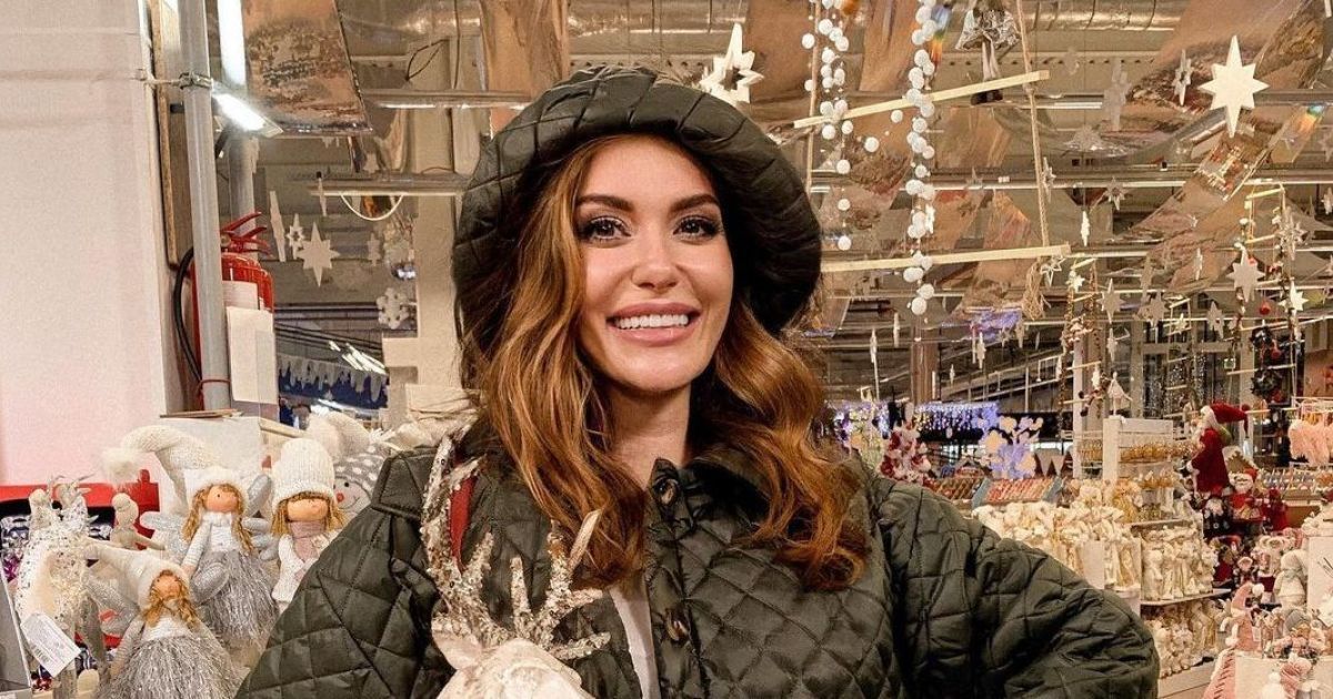 Слава Каминская насмешила экспрессивными танцами 5-летней дочери на кухне