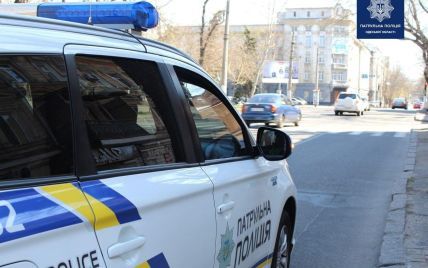 Поспішали на терміновий виклик: у Києві автомобіль патрульної поліції збив мотоцикліста