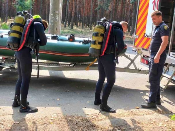 Водолазы нашли тело парня в 12:55 26 августа/Фото: ГСЧС Украины