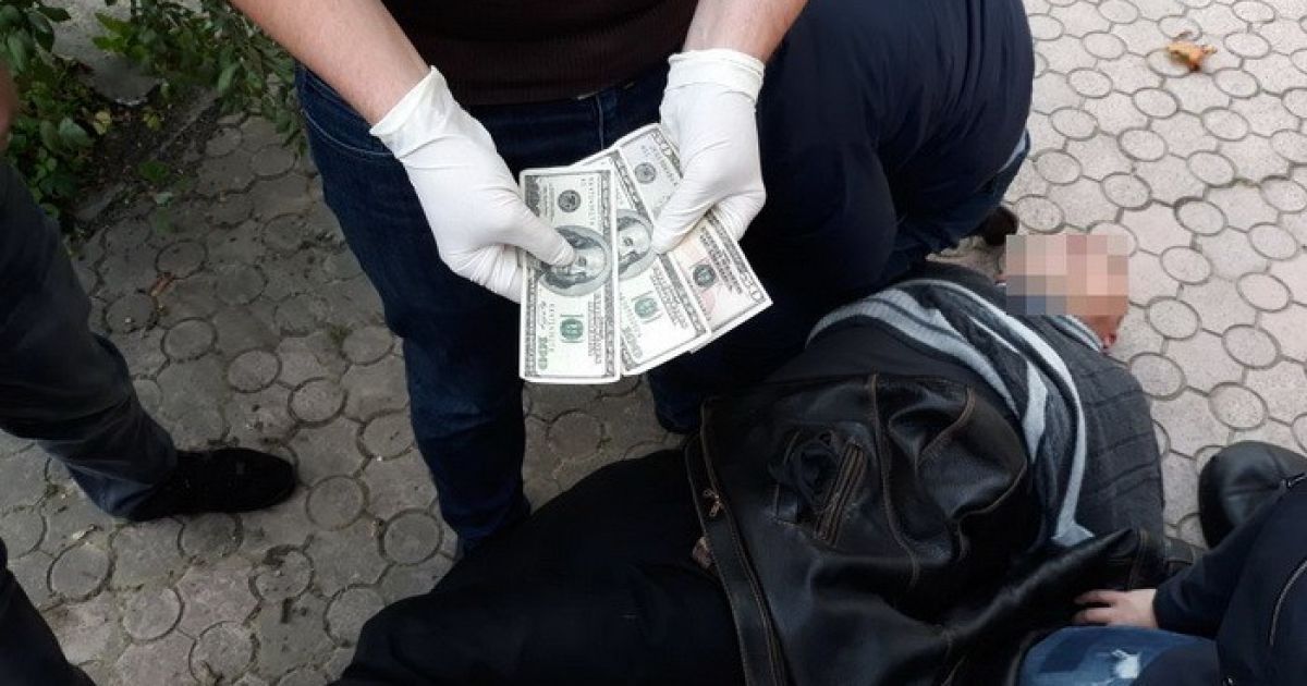 СБУ затримала на хабарі посадовця митного поста «Броди» Львівської митниці_1 / © СБУ