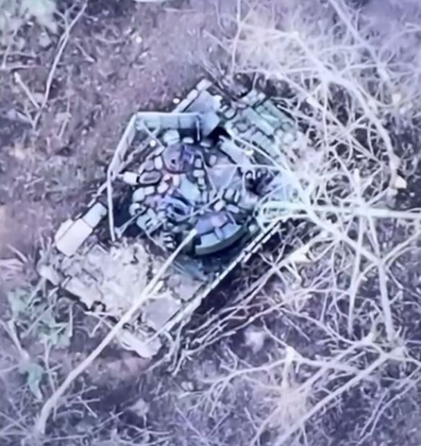 Втрати ворога - на лівому березі Херсонщини втрачено майже 100 танків Т ...