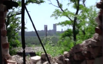 Российские снайперы атакуют из "башен-близнецов" близ села Пески