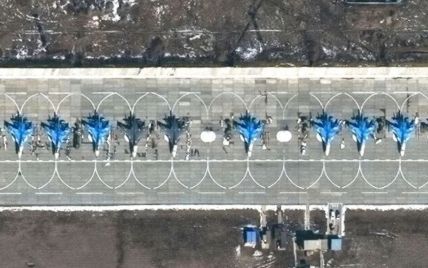 Россия стянула в Крым и к границам Украины истребители — The Wall Street Journal показало спутниковые снимки