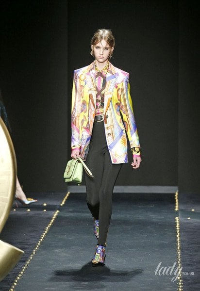 Коллекция Versace прет-а-порте сезона осень-зима 2019-2020 / © East News