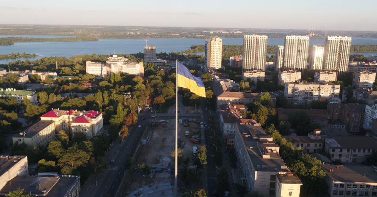 Пробный подъем флага на флагшток высотой 72 м