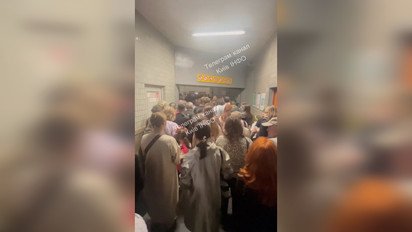 Очереди на станции метро "Вокзальная" в Киеве сняли на видео