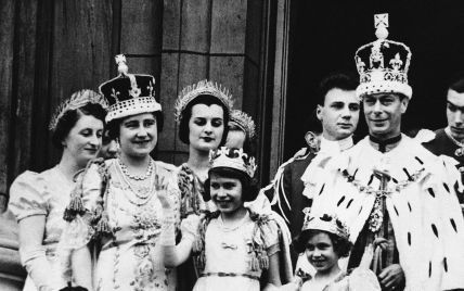 В преддверии коронации Чарльза III: вспоминаем, как короновали его деда – короля Георга VI