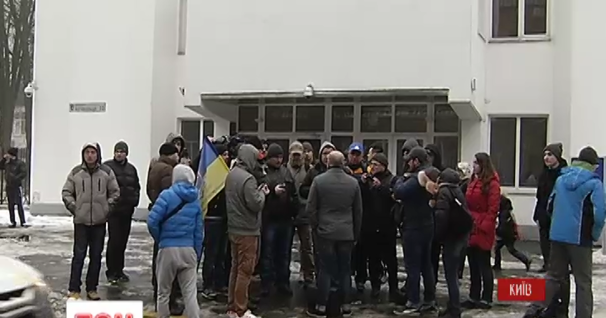 В Киеве прошел автопротест против действий полицейских, которые расстреляли пассажира BMW
