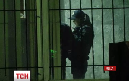 Одесской патрульной, торговавшей наркотиками на рабочем месте, "светит" до 10 лет тюрьмы