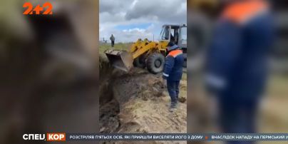 Яма шість метрів завглибшки утворилася біля самісіньких рейок у селі Мамалига на Буковині