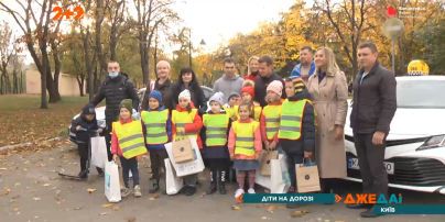 Навчання дітей основ поведінки на дорозі