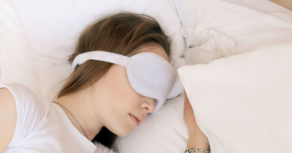 Скільки потрібно спати, щоб молодіти?